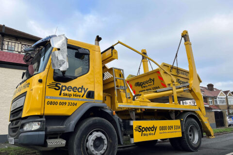 <strong>Fast & Reliable Skip Hire</strong><br>Surrey & Greater London